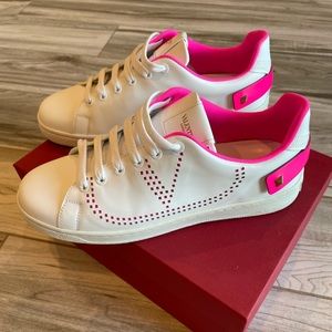 Valentino 💖 Rockstud sneakers